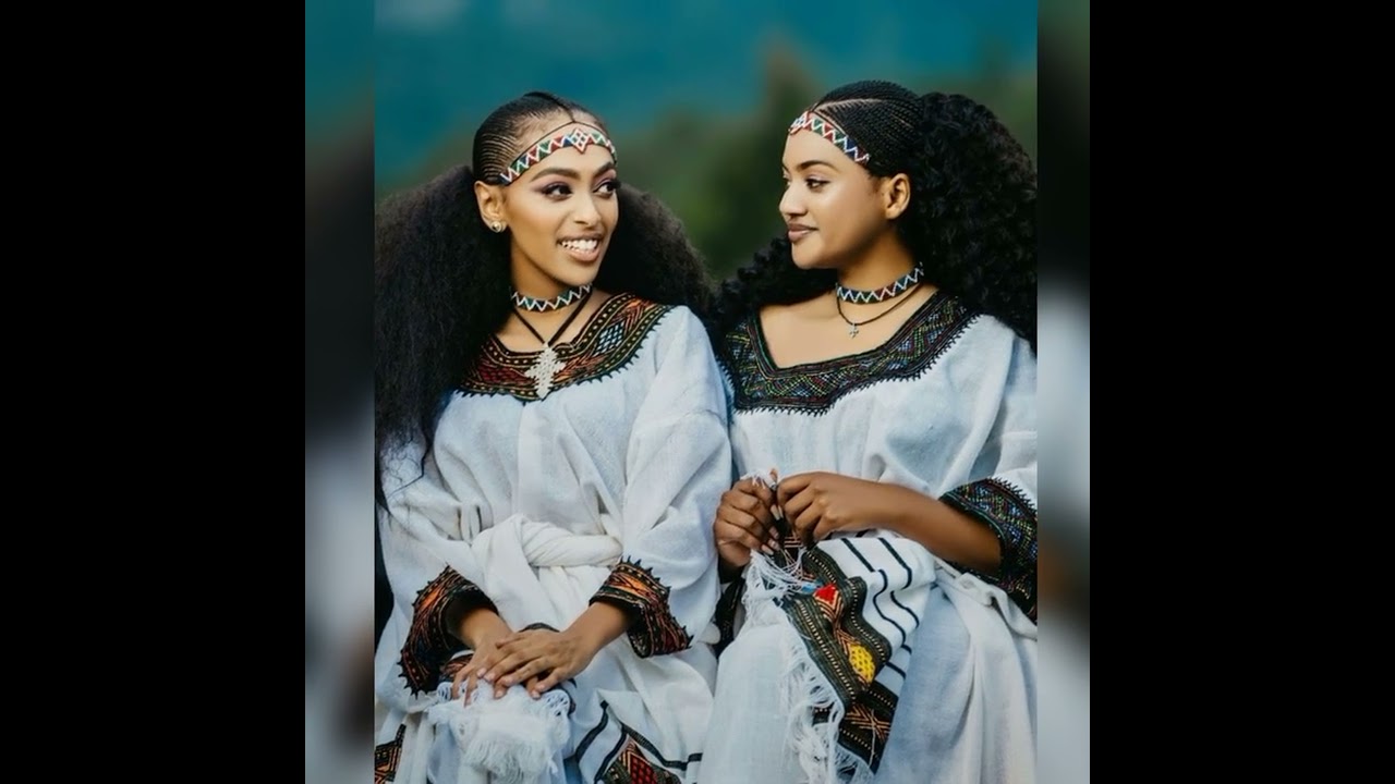ጋቲራ ሲዘልቁ ይታያል ቤታቸው ወይ ልጃቸው ልሁን ወይ ጎረቤታቸው ። 