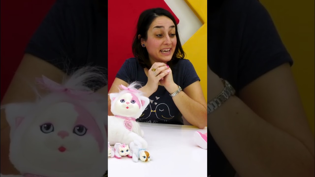La mamma gatta con i gattini giocattolo sono gli ospiti di Rachele! #bambole #giocattoli #carini
