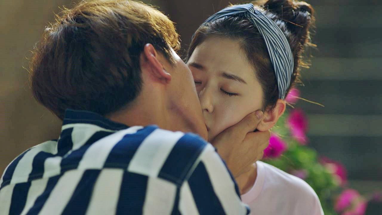 오빠, 아파요? 호오~(쪽!) 혜수♥현수의 첫 키스♡ 청춘시대 8회
