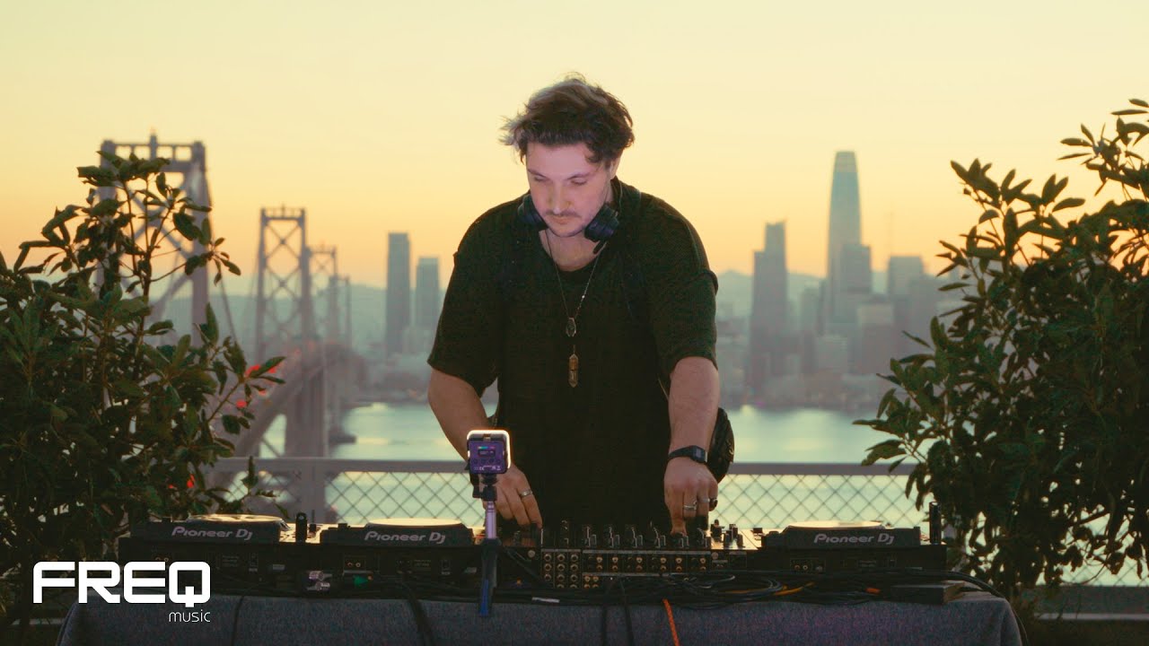 TREASURE ISLAND SUNSET RAVE |  Sammy Legs