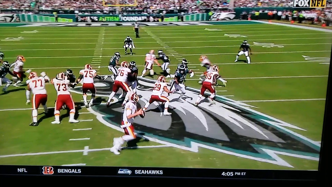 VERNON DAVIS HURDLES DEFENDER, GETS 48 YARD TOUCHDOWN