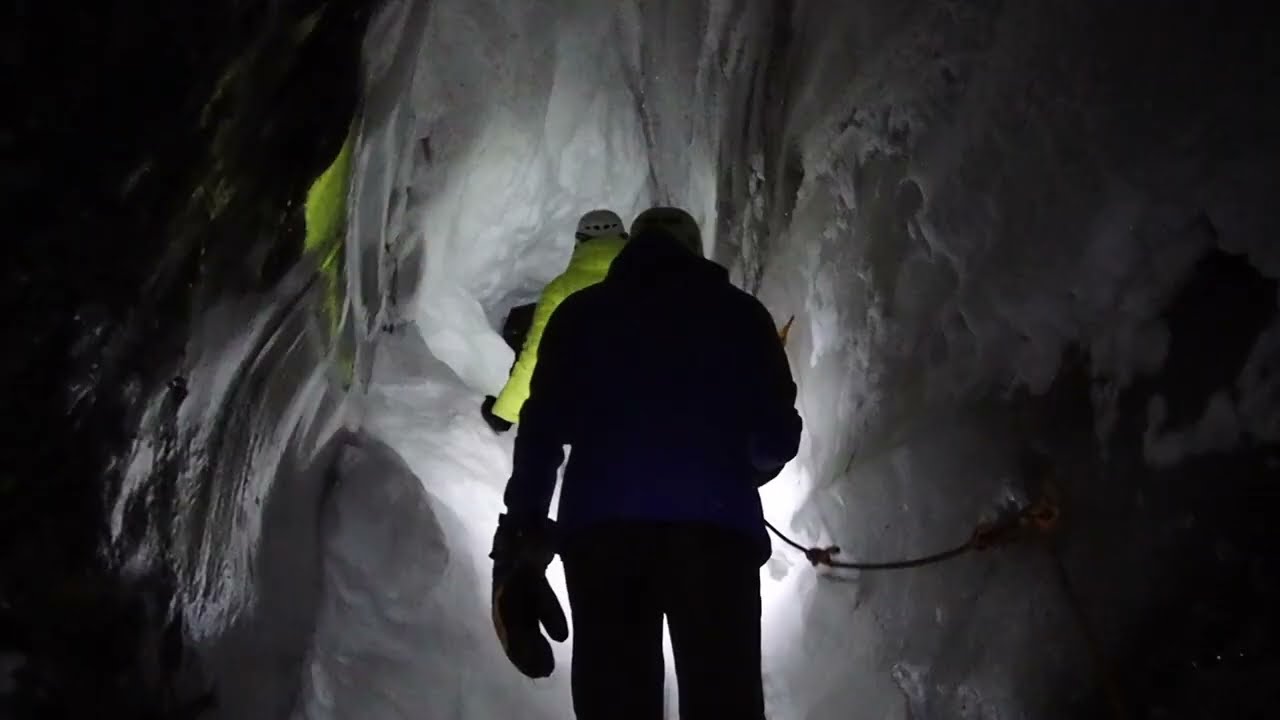 Svalbard - Larsbreen ice cave hike, 21-01-24