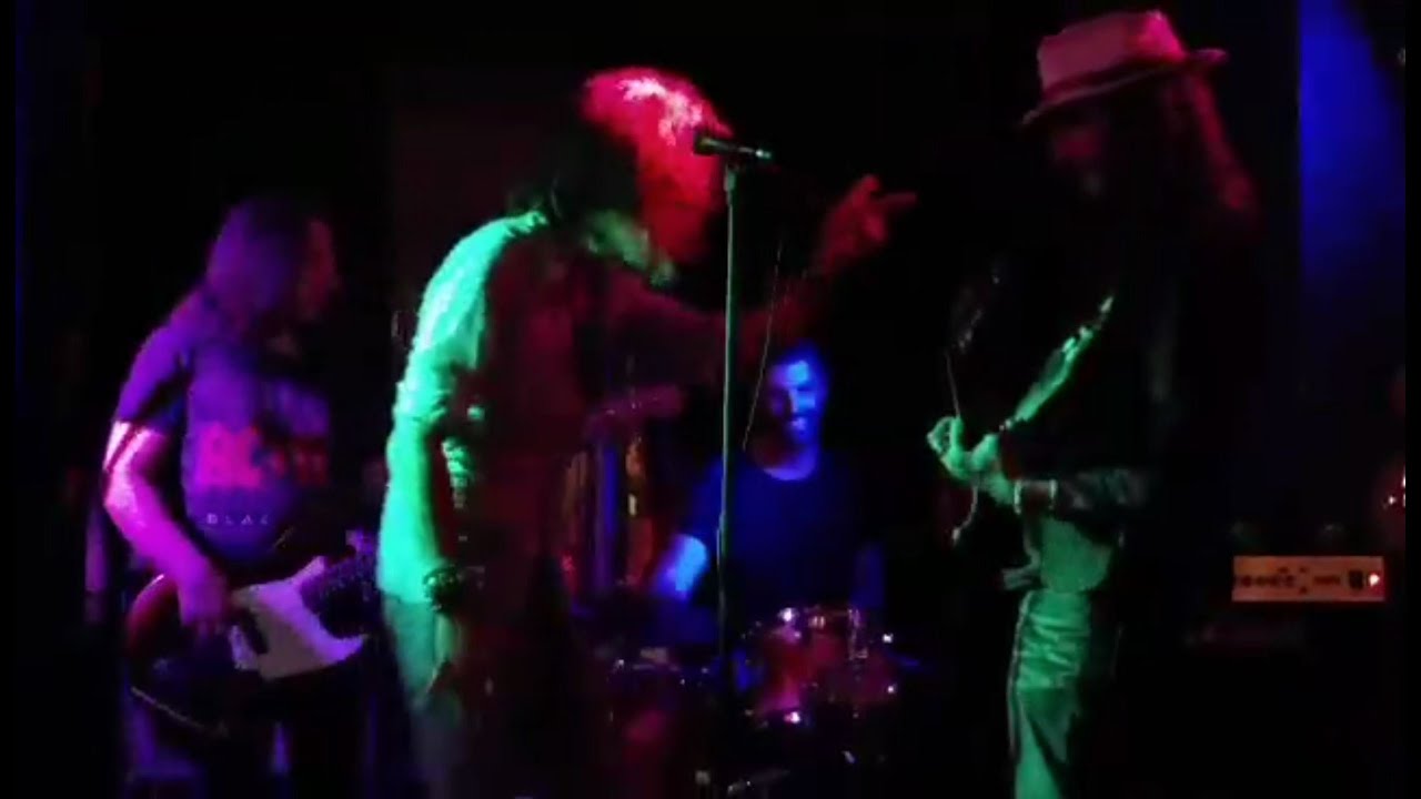 Compo' de Notre Guitariste, Calvin RICO avec The Nice DOLLS , en 2015 !