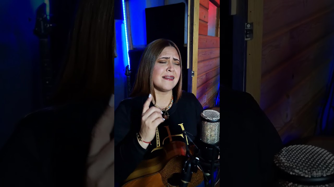La mala costumbre version acústica , con Carlos escalona en   C3 Studio