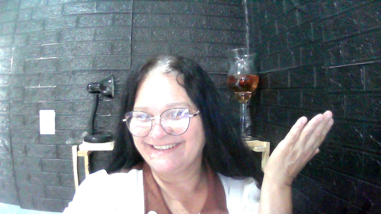 CLÁUDIA DE OLIVEIRA  (PASTORA  está ao vivo!