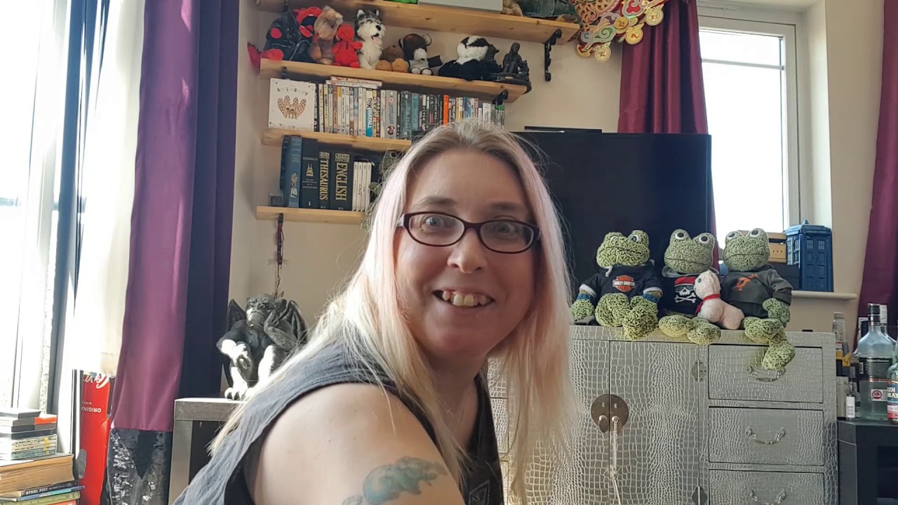 What's Inside a Coronavirus Emergency UK Government Food Box for the SHIELDING Extremely Vulnerable!