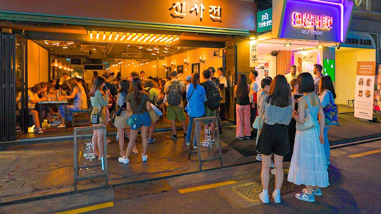Night Walk in Garosu-gil, Sinsa-dong, Gangnam | Seoul Travel Guide 4K HDR