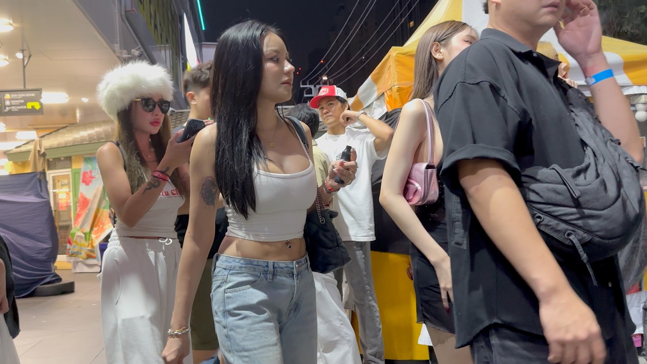 Bangkok Thailand Nightlife Moments Mar 2026 : Nana, Therme Cafe, Soi 24 Sukhumvit