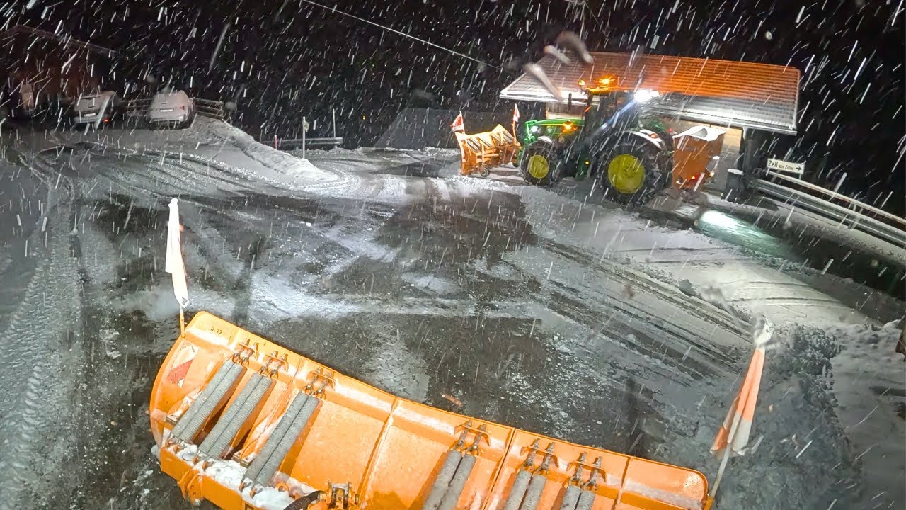 ❄️It's finally snowing❄️Plowing fresh snow in the Alps | It's starting #asmr #alps