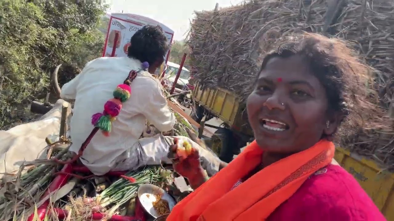 आस रस्त्यावर गाडी चालवता हितकी गरबड टेपू वाल्यानी केली की भरलेली टॉक्टर ला ब्रीक लागन मुस्कील झाल 😱