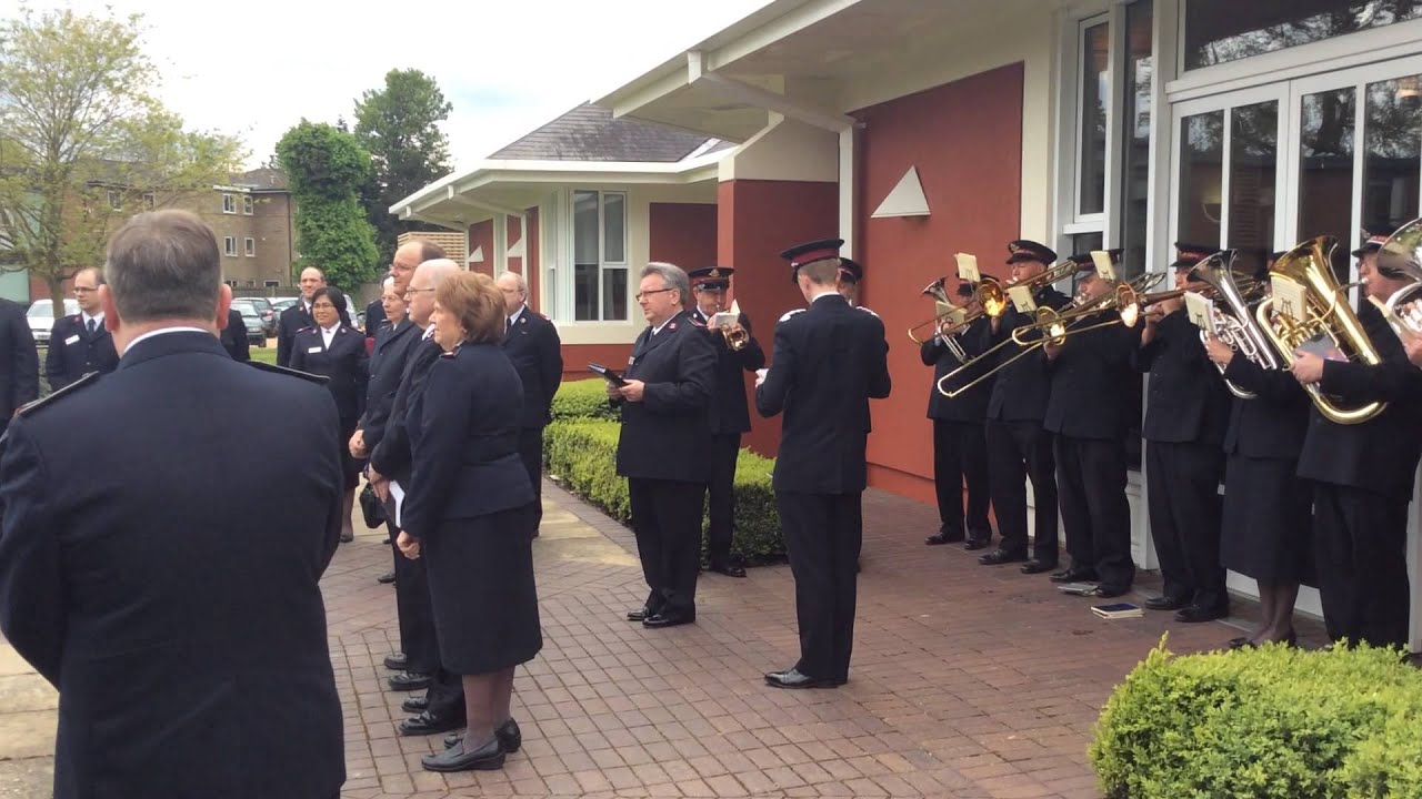 Flag-breaking ceremony at Sunbury Court