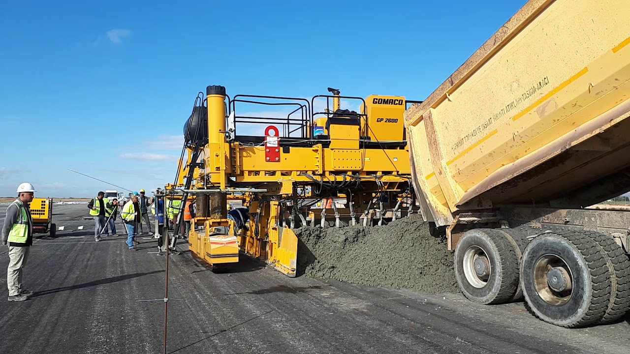 @Ercan Hava alanı yeni pist betonu d&ouml;k&uuml;m&uuml;.