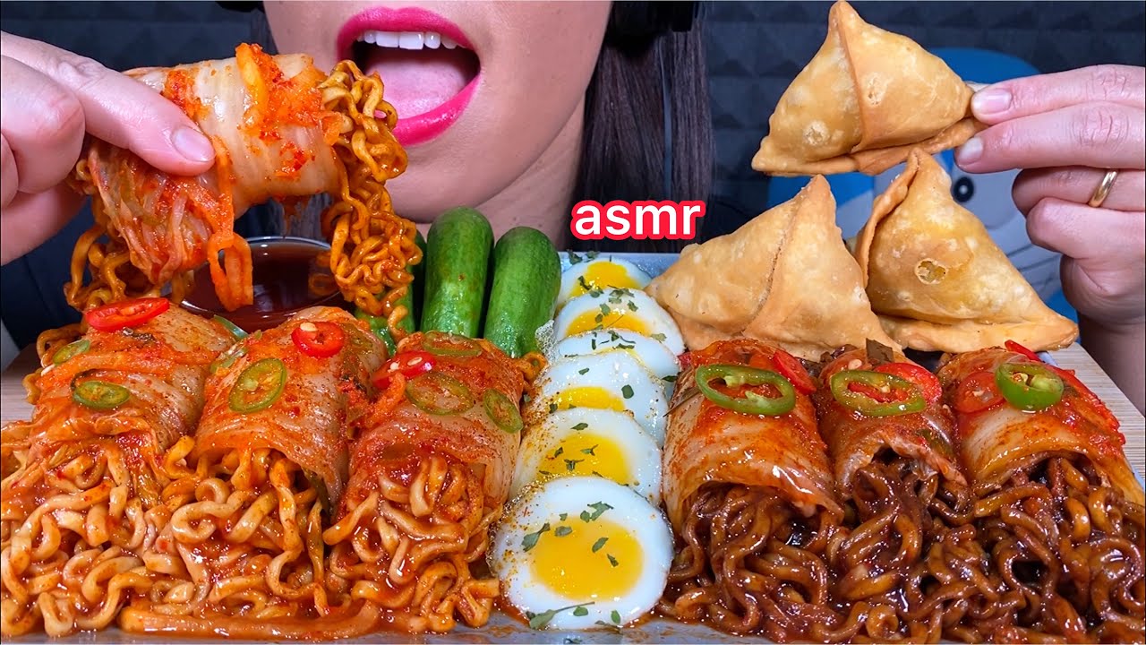 ASMR POPULAR NOODLES WRAPPED IN KIMCHI + SAMOSA + QUAIL EGGS 먹방 Eating Sounds