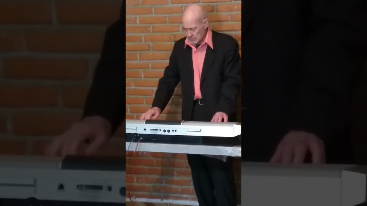 PROFR. RAUL ANDRADE EN *ESTELA MUSICAL*