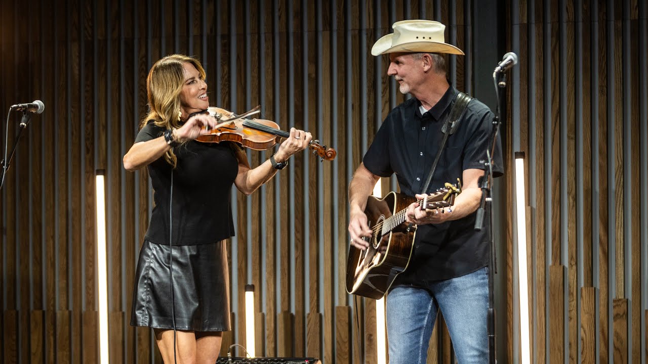 Max & Heather Stalling "Bass Run" LIVE on The Texas Music Scene