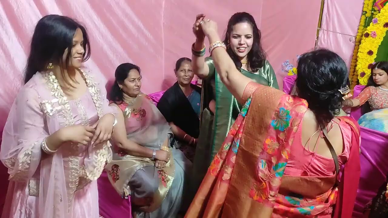 mehendi dance performed by sisters