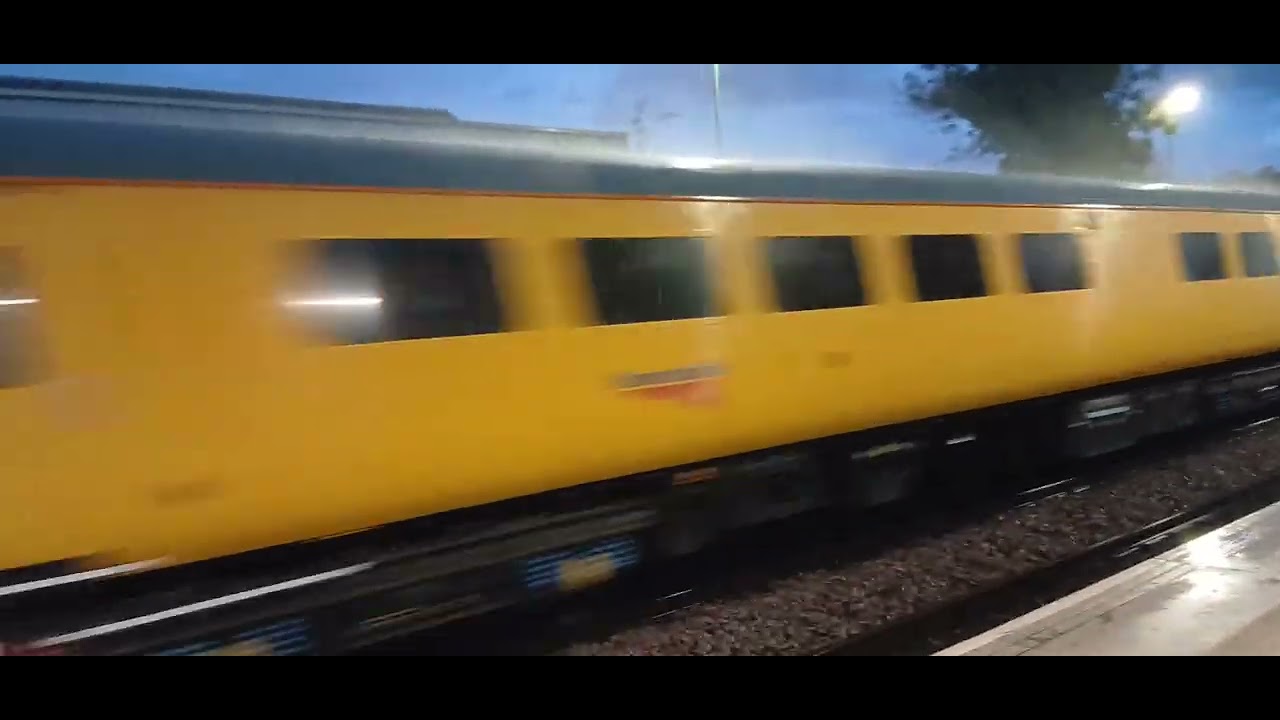 37 057 and 37 219 passing tamworth on 3Q52