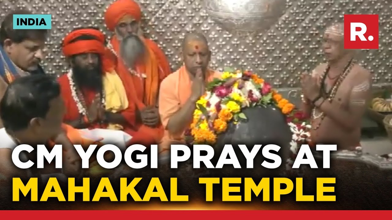 Uttar Pradesh CM Yogi Adityanath offers prayers at Ujjain's Mahakal temple | WATCH