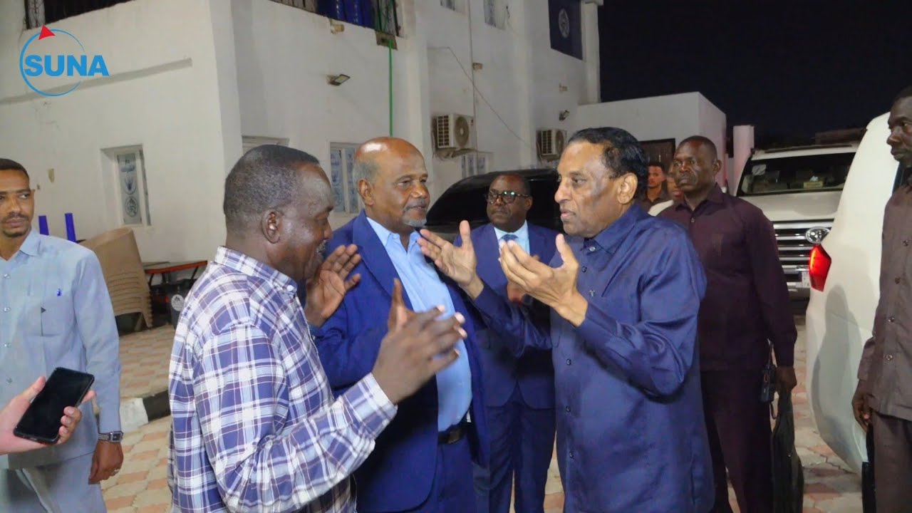 د. كامل إدريس يشارك في تأبين الصحفي الراحل عمار احمد آدم ببورتسودان