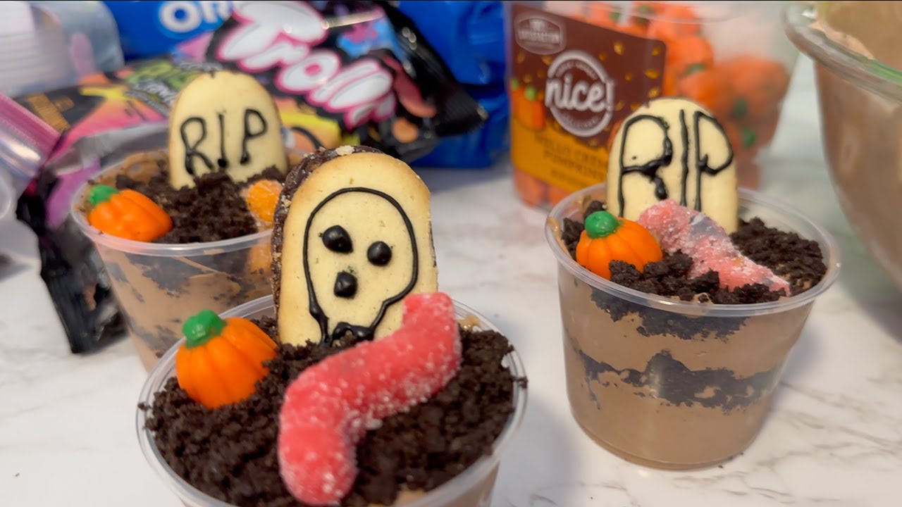 Halloween Dirt Cups Easy Party Treats