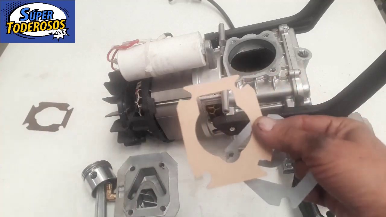 CUANDO SALE  ACEITE DEL MOTOR POR LA PISTOLA DE PINTAR . COMO LIMPIAR Y LAVAR TANQUE Y TUBERIAS.
