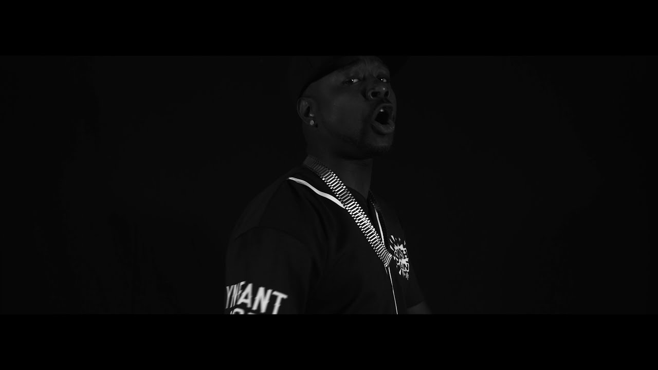 SirEyeBusser Da Bleeder Ft. Compton Av - 