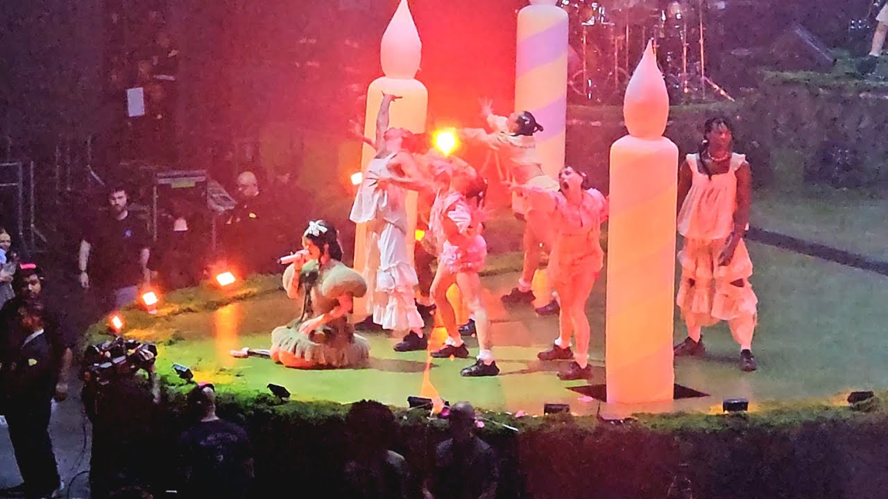 MELANIE MARTINEZ - Pity Party (Live in Madrid) The Trilogy Tour 4K