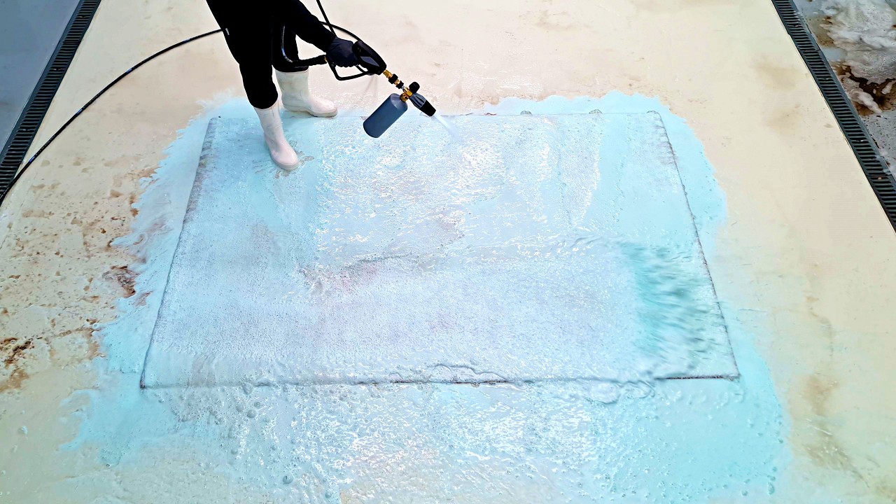 100% of satisfying moments in this ASMR mosaic carpet cleaning show