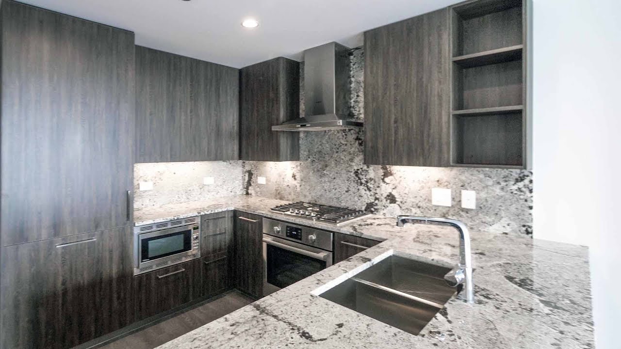 An 04-tier 1-bedroom, 2-bath in River North at The Hudson