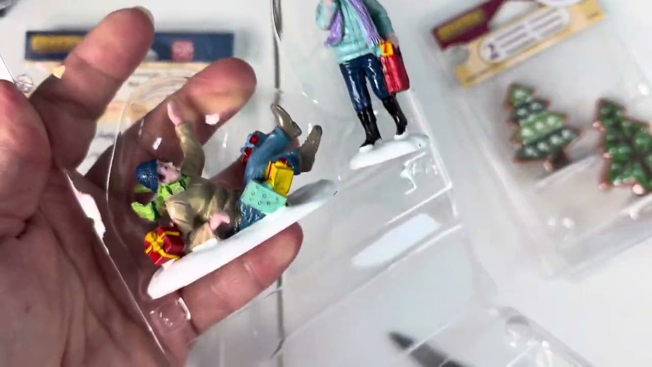 Tip Tuesday - Storing Figurines & Accessories 