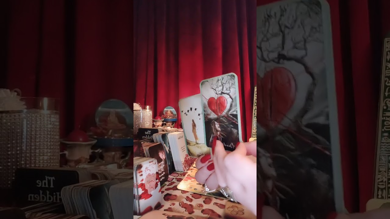 برج الجوزاء شعرت بالخوف من الرفض إذا شاركت مشاعري الحقيقيه معك🥹لقد تأذيت في الماضي و مازلت اعاني🙂‍↕️