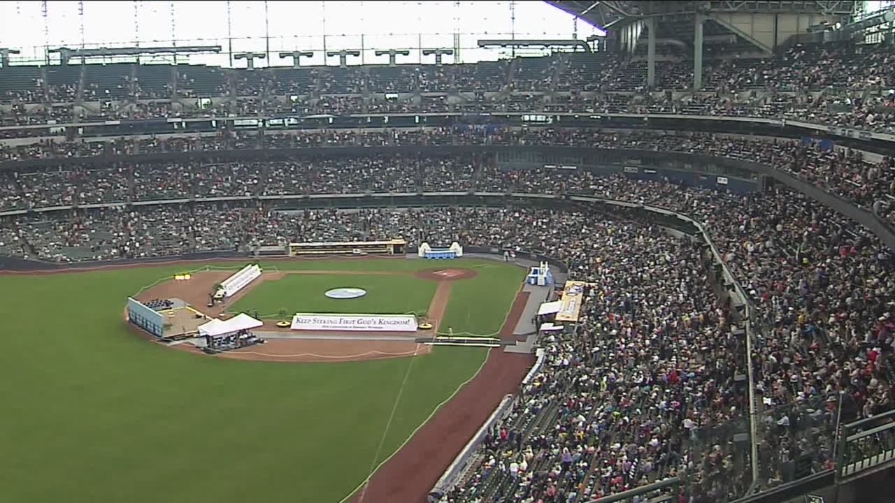 35,000 to attend Jehovah's Witness convention at Miller Park