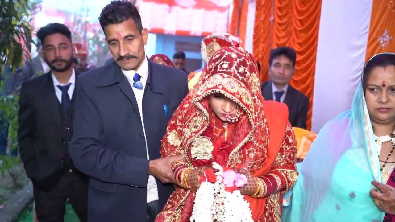 शादी में विदाई के Emotional पल || Vidai Video | Emotional Moments | Himachali Wedding | bridal bidai