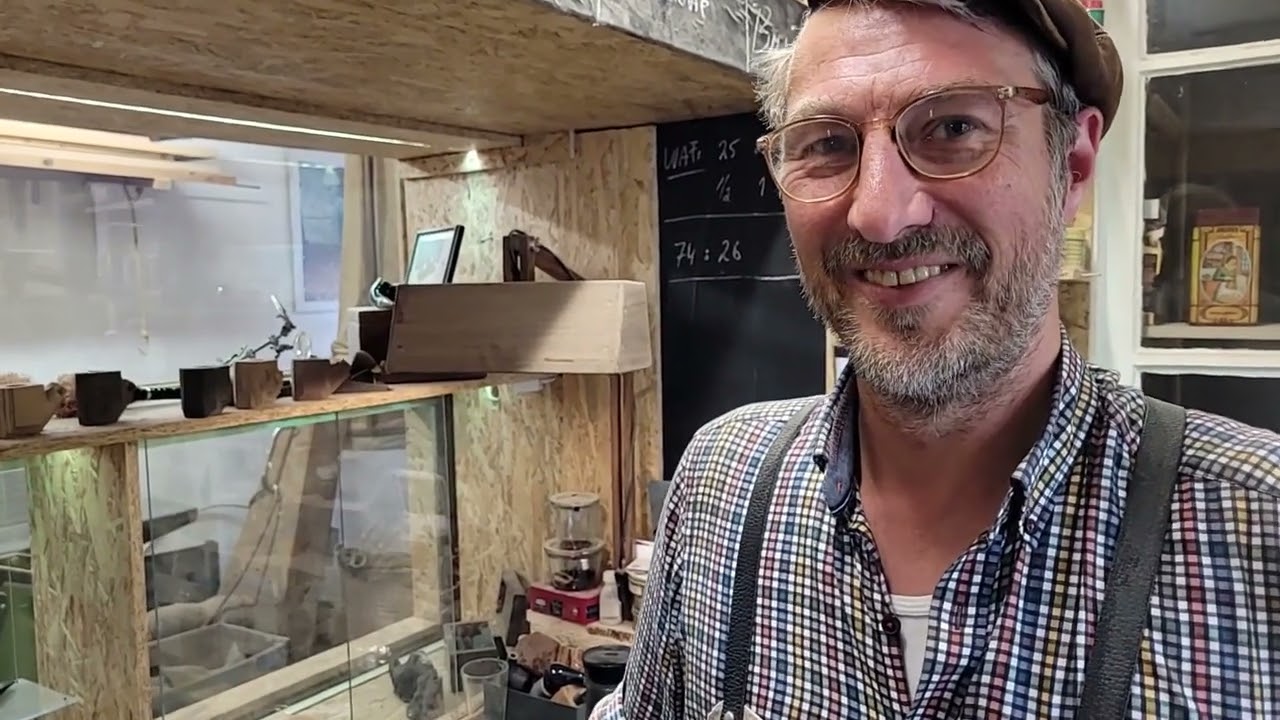 Handgefertigte Pfeifen aus Hamburg mit Michel-Emblem | Werkstattbesuch bei Kai Gaeth