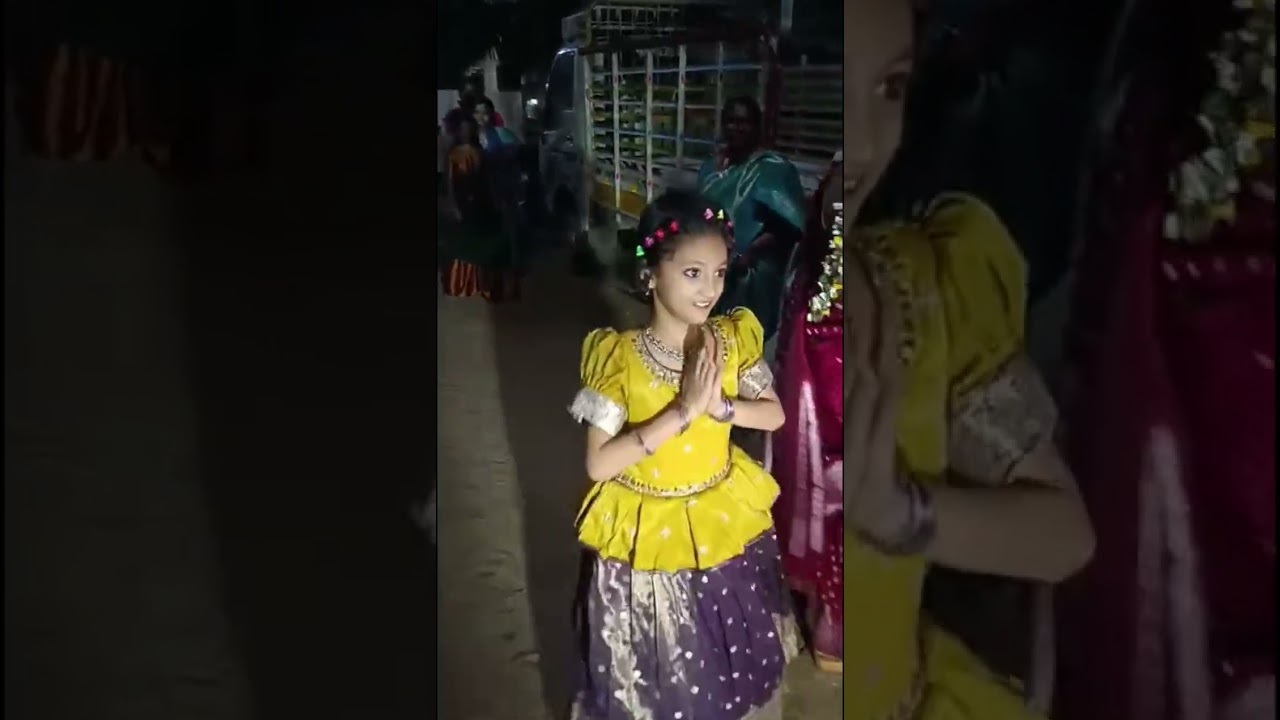 ఈ వీడియో అందరూ తప్పకుండ చూడవలసినది, చిన్న పల్లెటూరు లో సంక్రాంతి సెలెబ్రేషన్స్ నవ్వుకోండి 