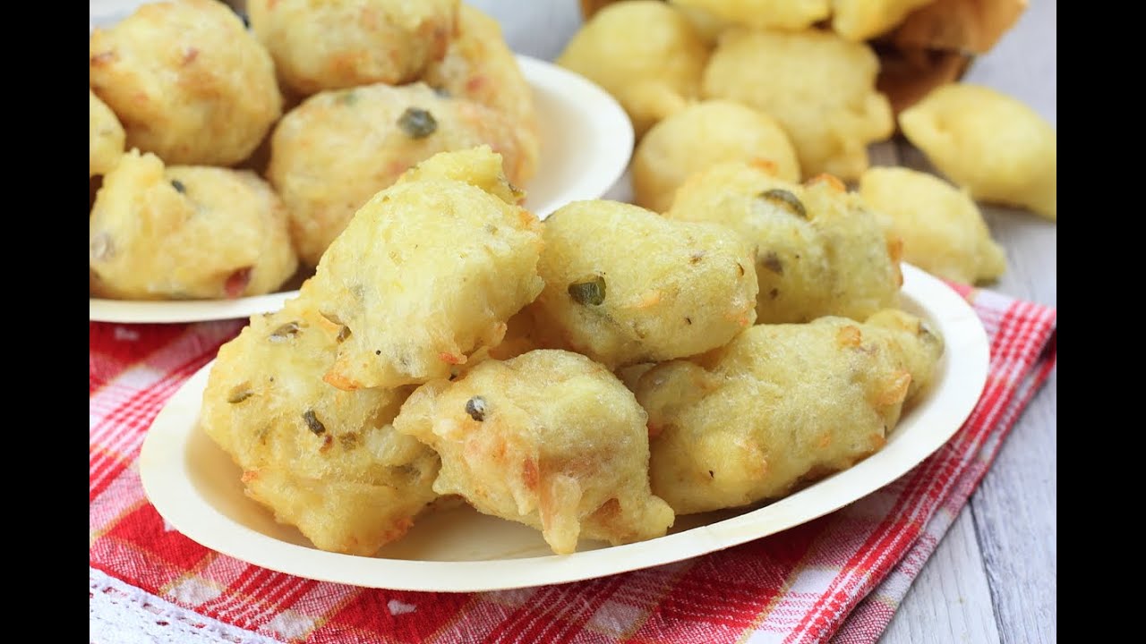 Pettole pugliesi: golose frittelle di pasta lievitata, morbide dentro e croccanti fuori!