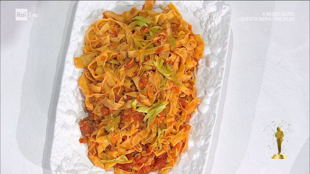 Tagliatelle al sugo finto toscano - È sempre mezzogiorno 16/05/2022