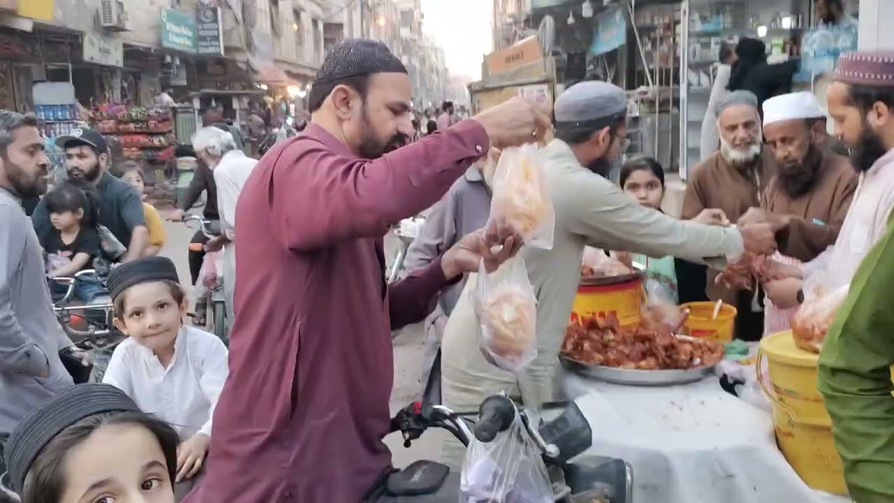 تیسری روزہ اور افطار کا وقت کراچی کا خوبصورت ماحول