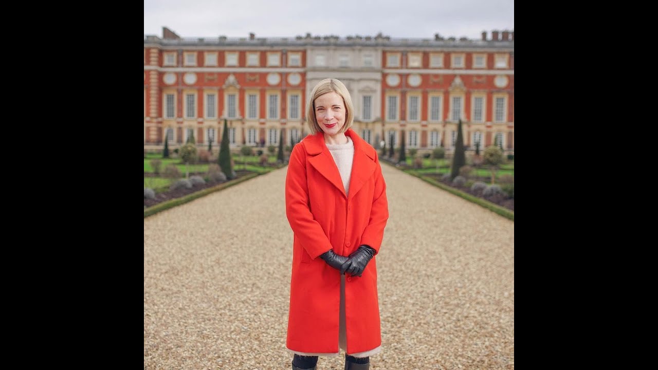 Lucy Worsley wearing leather gloves - part 1