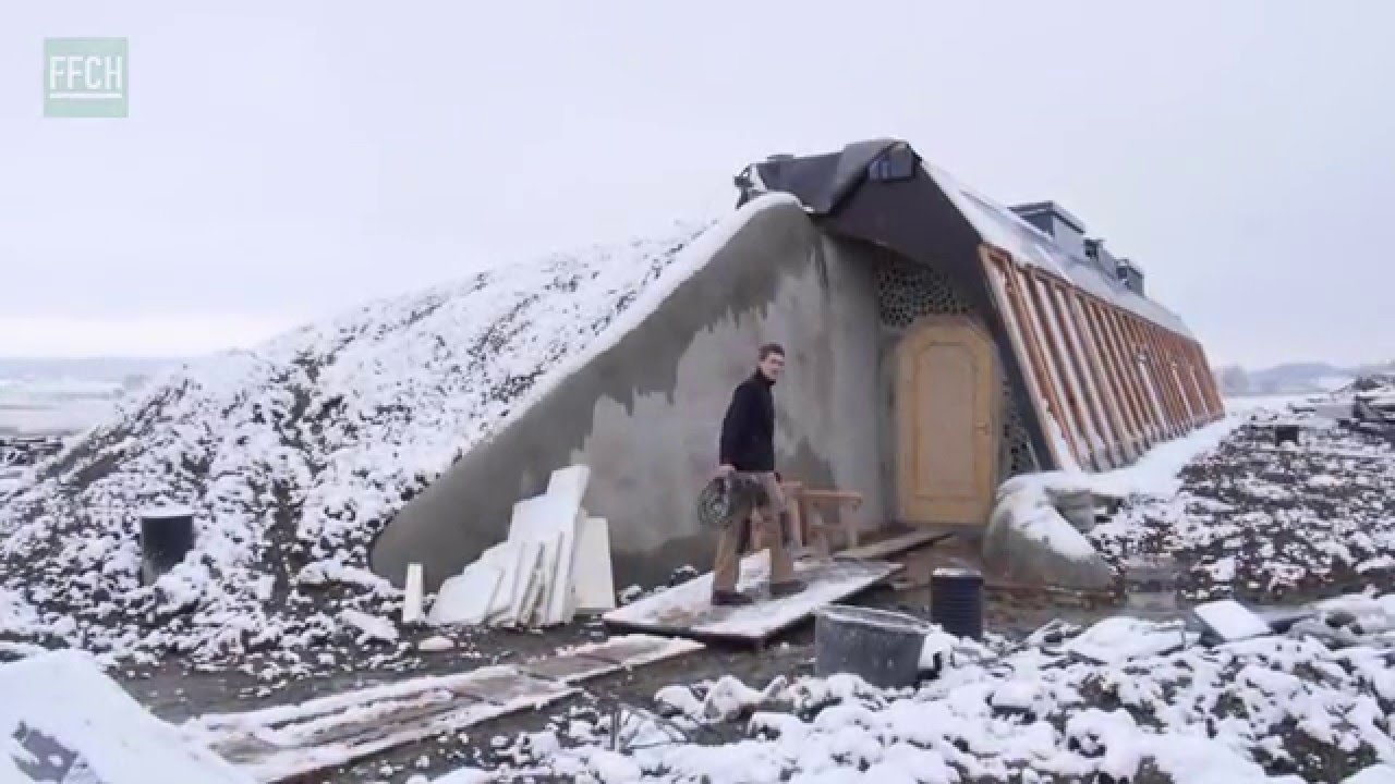 FFCH // First Earthship in Germany - Winterdays - Roman Huber