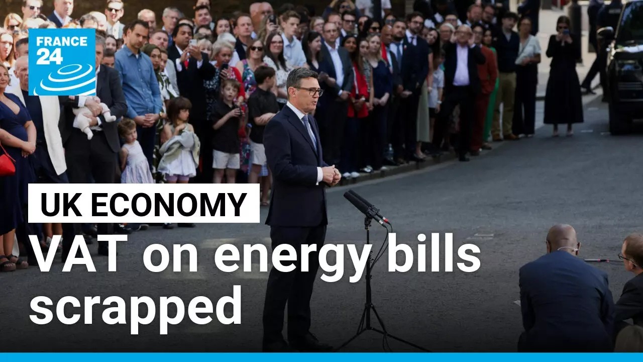 UK cuts VAT on energy bills ahead of prime minister's first cabinet meeting &bull; FRANCE 24 English