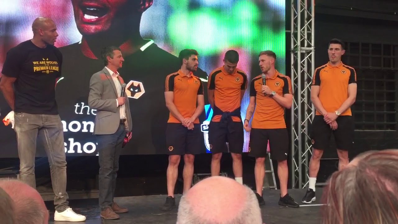 Wolves players at Starworks Warehouse