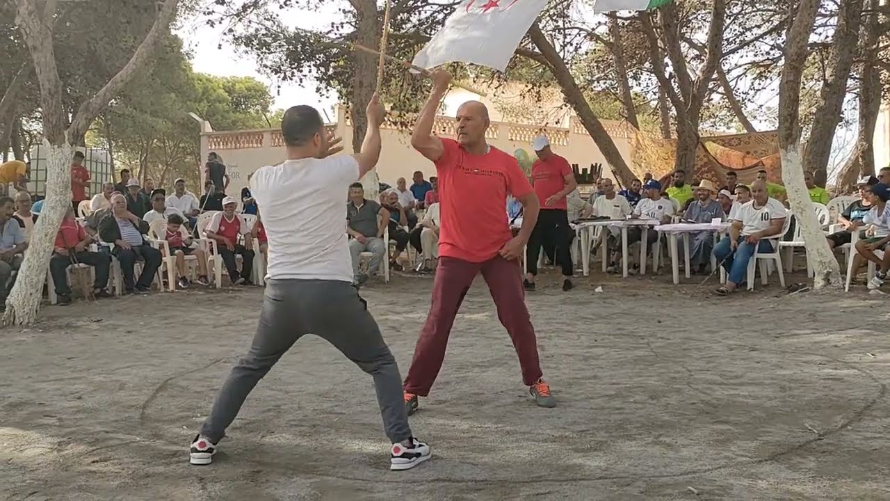 شيخ سليمان مدرب رياضة العصا (مطرق)   🇩🇿 ربي يطول في عمره إن شاء الله