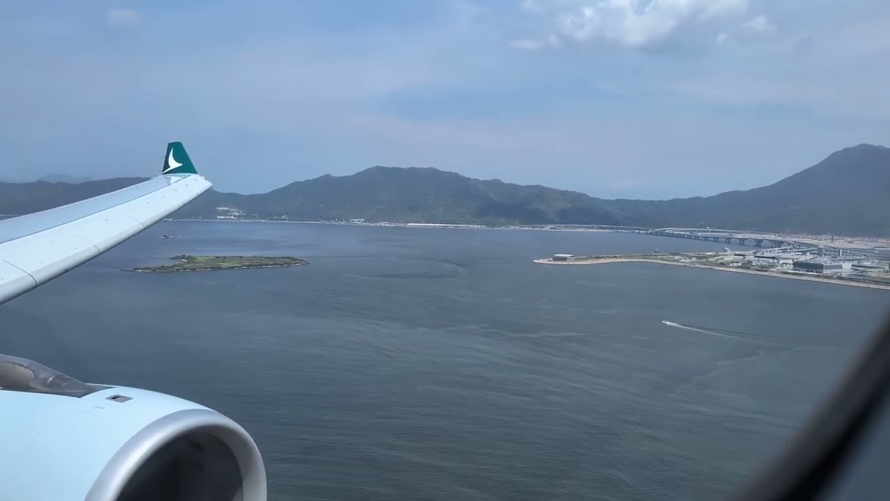 Cathay Pacific Airbus 330 landing in Hong Kong