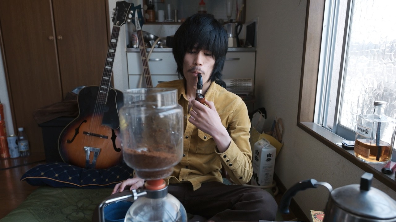Living Alone in Japan | Letting the Day Drift By &mdash; A 27-year-old tobacco shop clerk's day off