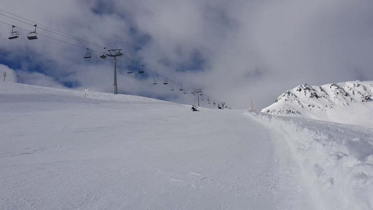 Riding alpine snowboard ! Perfect slopes in Scuol Switzerland