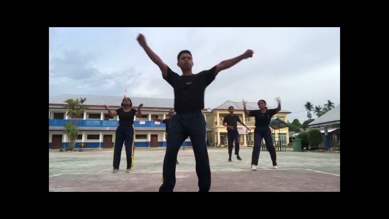 SENAM BERIRAMA PEMANASAN,GERAKAN INTI,PENDINGINAN (SMA TARUNA MIMIKA) XII IPS 2