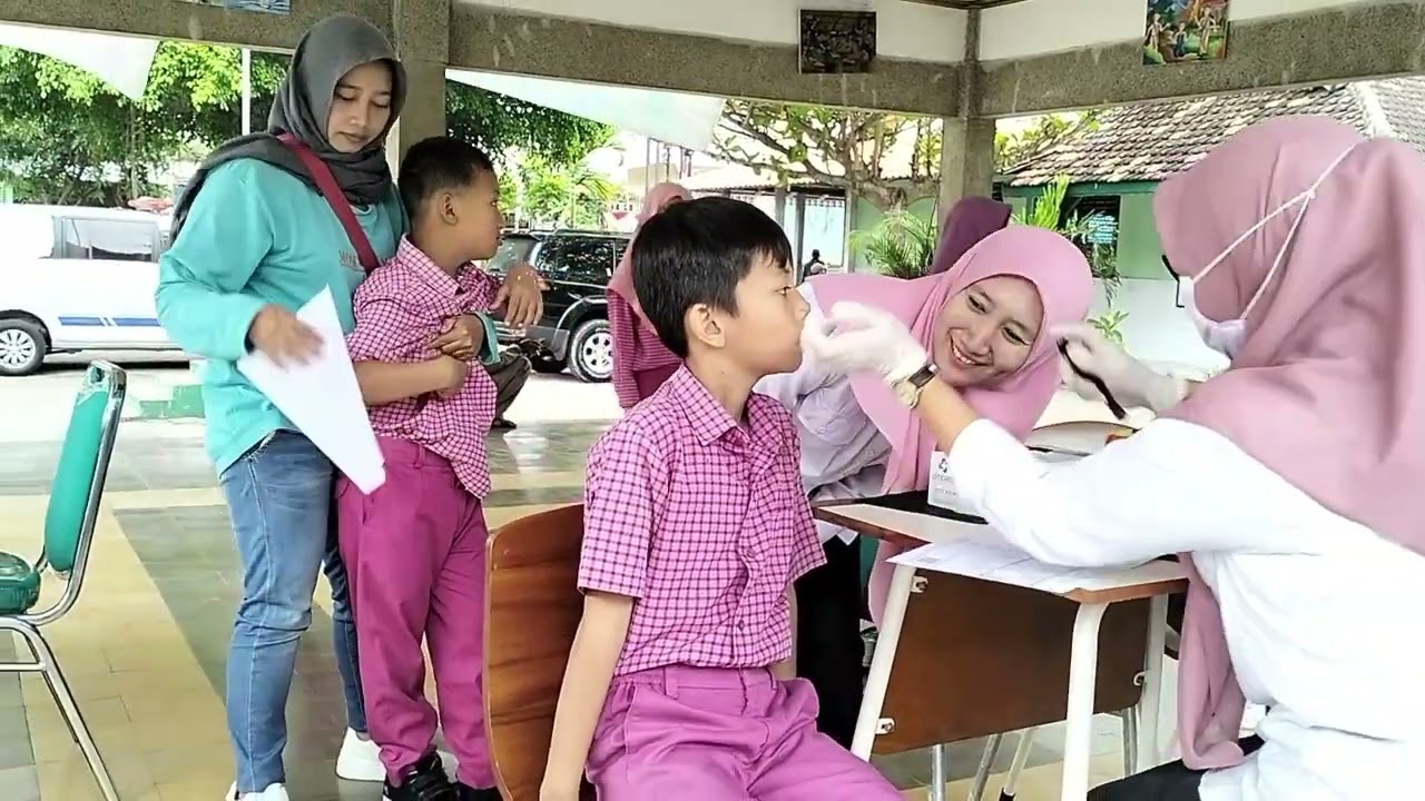 PEMERIKSAAN KESEHATAN GRATIS (MATA_TELINGA_GIGI MULUT) DI SLB-B NEGERI TULUNGAGUNG
