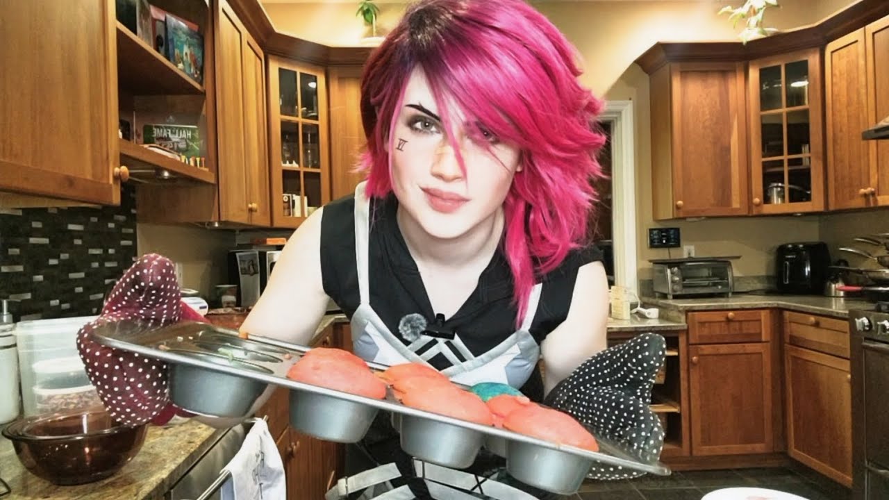 Arcane Vi Attempts to Make Cupcakes