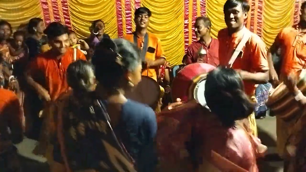 ঝাকা নাকা নাচ  চমলক নাচ‌ে বিয়া বাড়‌ি । নয়ানী অন ফায়ার । #weddingdance
